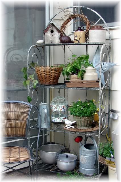 Outdoor bakers rack plans